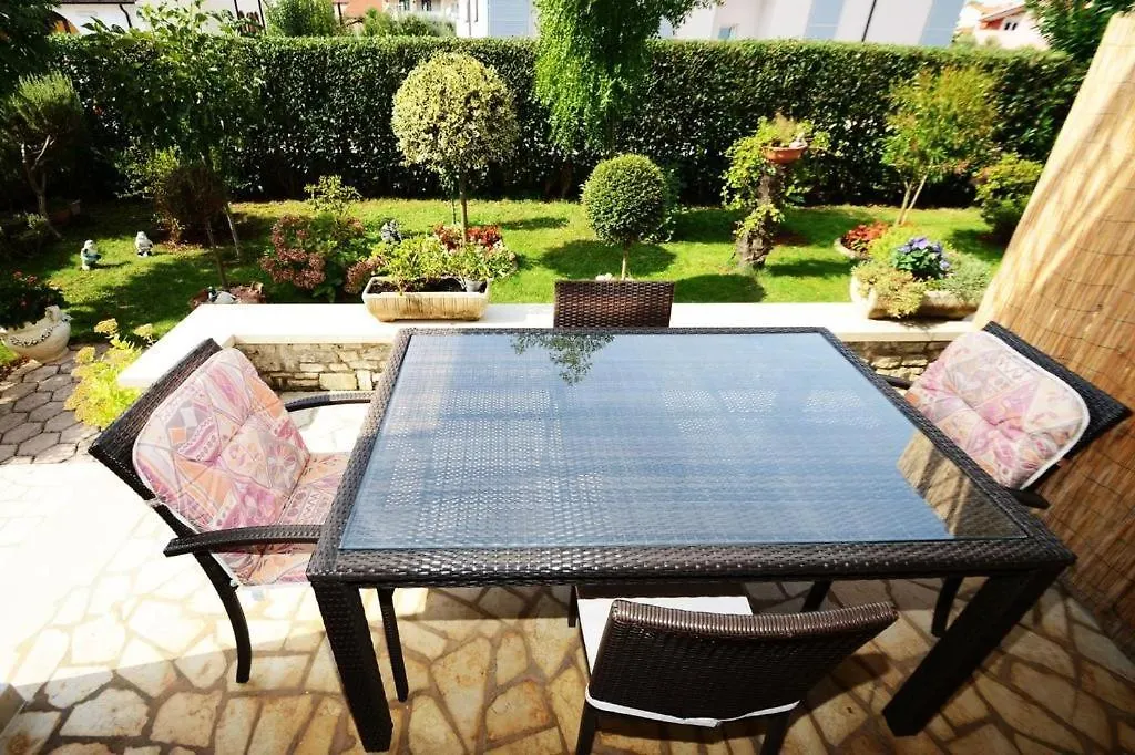 Lili Hotel Porec Guest house