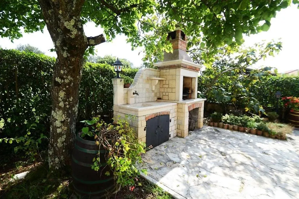 Lili Hotel Porec 0*,  Croatia